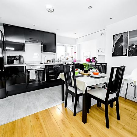 Charming London Home, Opp Arnos Grove Underground Station, Parking New Southgate Exteriör bild
