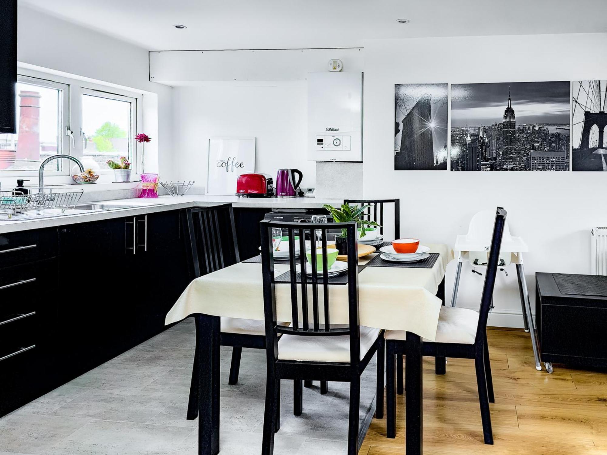 Charming London Home, Opp Arnos Grove Underground Station, Parking New Southgate Exteriör bild