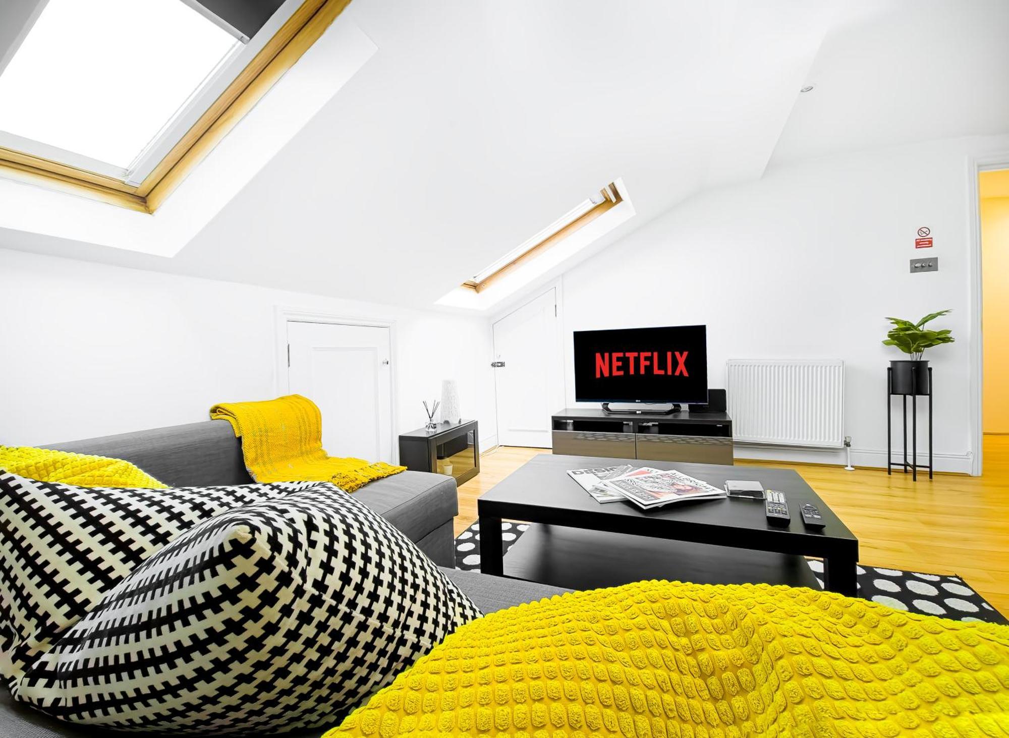 Charming London Home, Opp Arnos Grove Underground Station, Parking New Southgate Exteriör bild