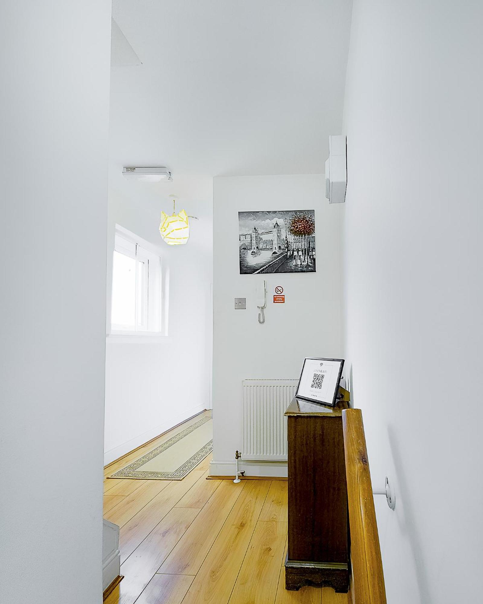 Charming London Home, Opp Arnos Grove Underground Station, Parking New Southgate Exteriör bild